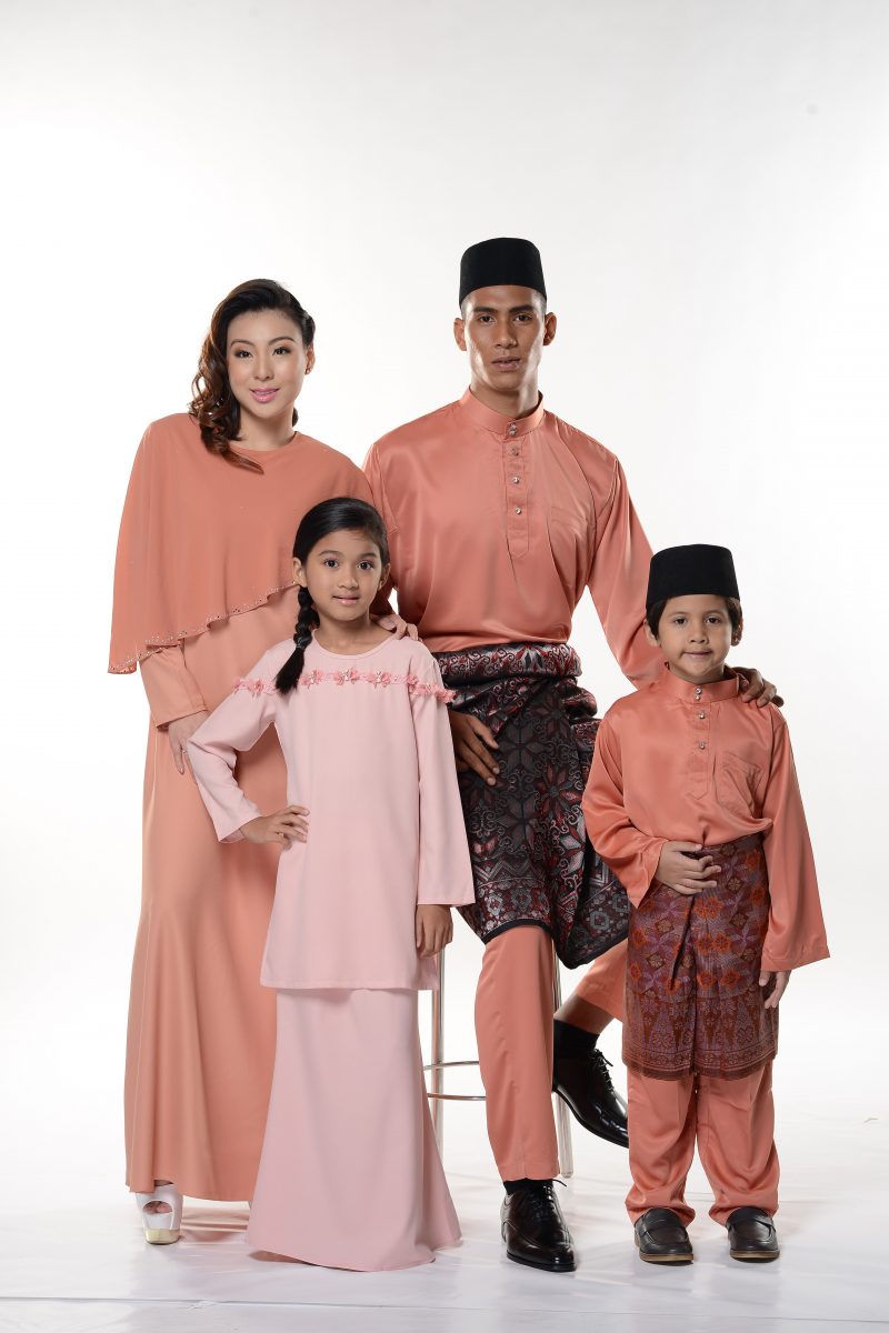 5 Warna Ini Paling In Untuk Tampil Sedondon Di Hari Raya 